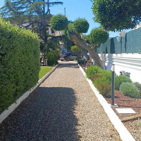 Сasa de vacaciones La Maison Du Coeur Bari